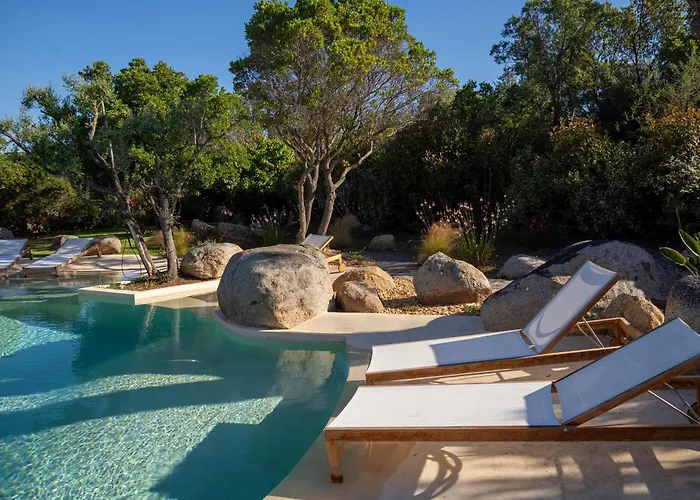 Villa Mamma avec piscine privée et plage à pied privilégiée à 200m * Zonza