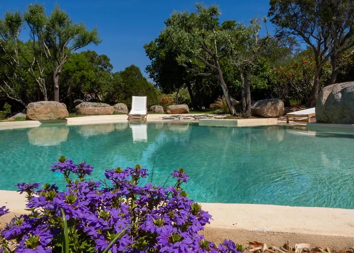 Villa Mamma avec piscine privée et plage à pied privilégiée à 200m * Zonza