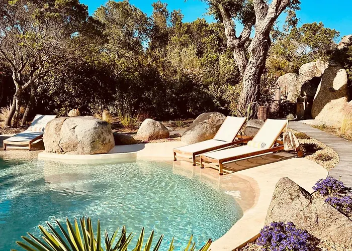 Villa Mamma avec piscine privée et plage à pied privilégiée à 200m * Zonza